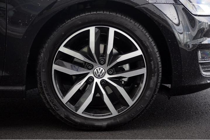 2015 Volkswagen Golf GTI photo