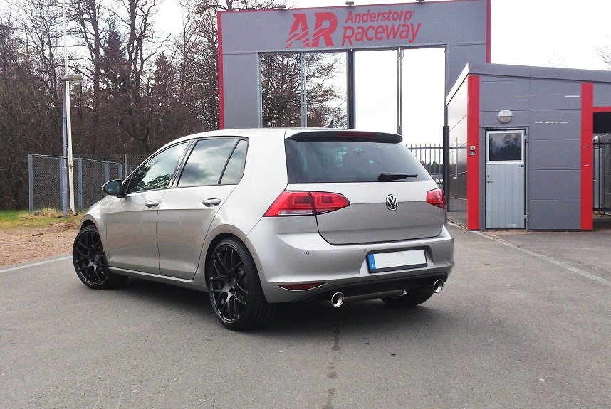 2015 Volkswagen Golf GTI photo