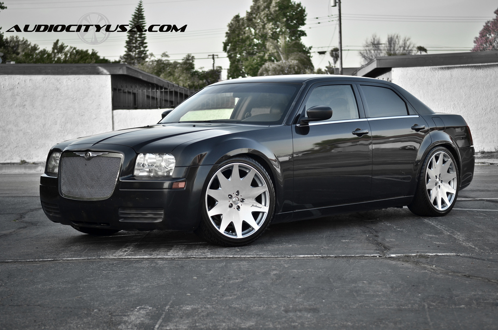 2012 Chrysler 300 photo