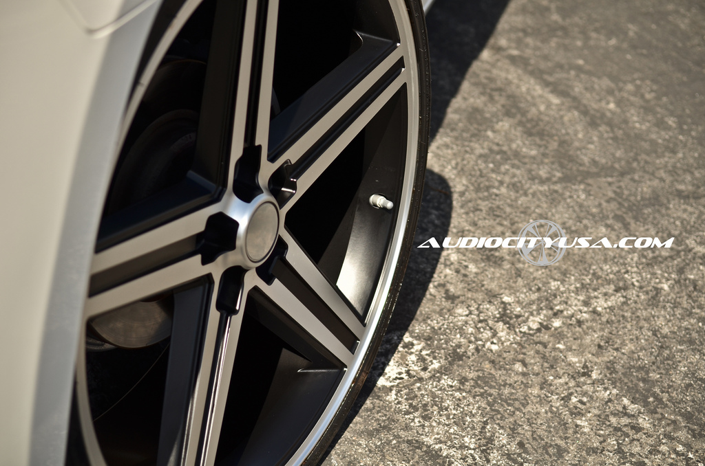 2012 Dodge Charger photo