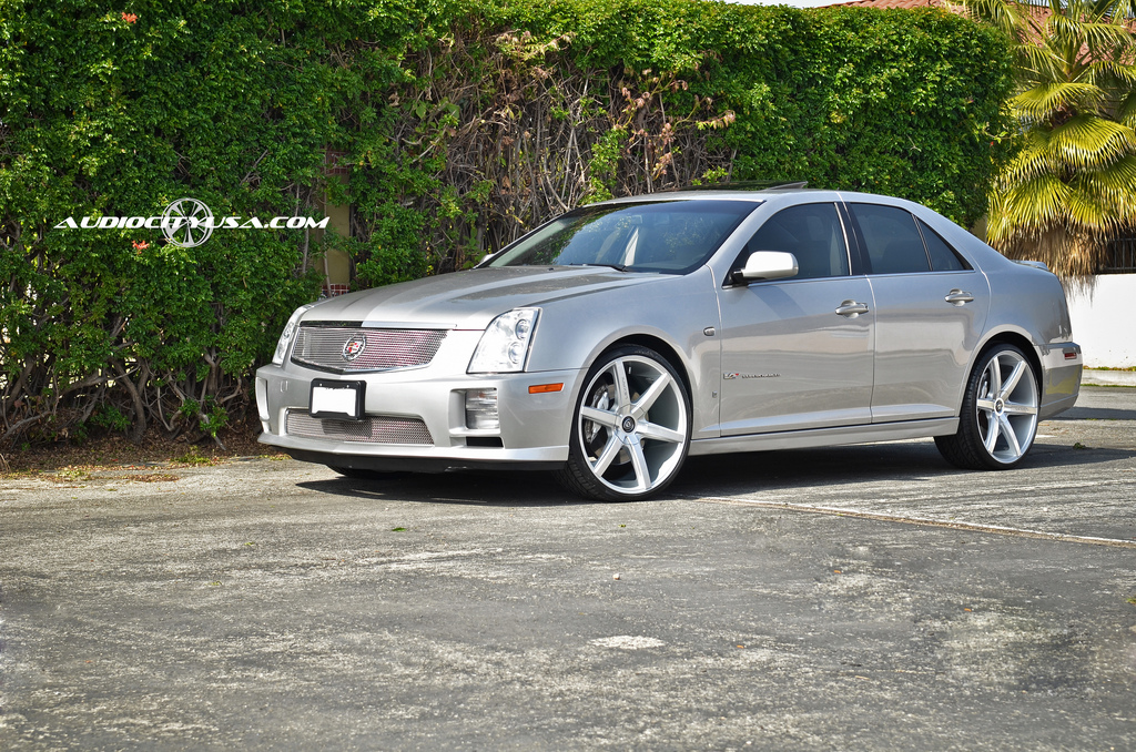 2009 Cadillac STS-V photo
