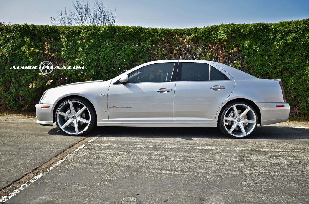 2009 Cadillac STS-V photo