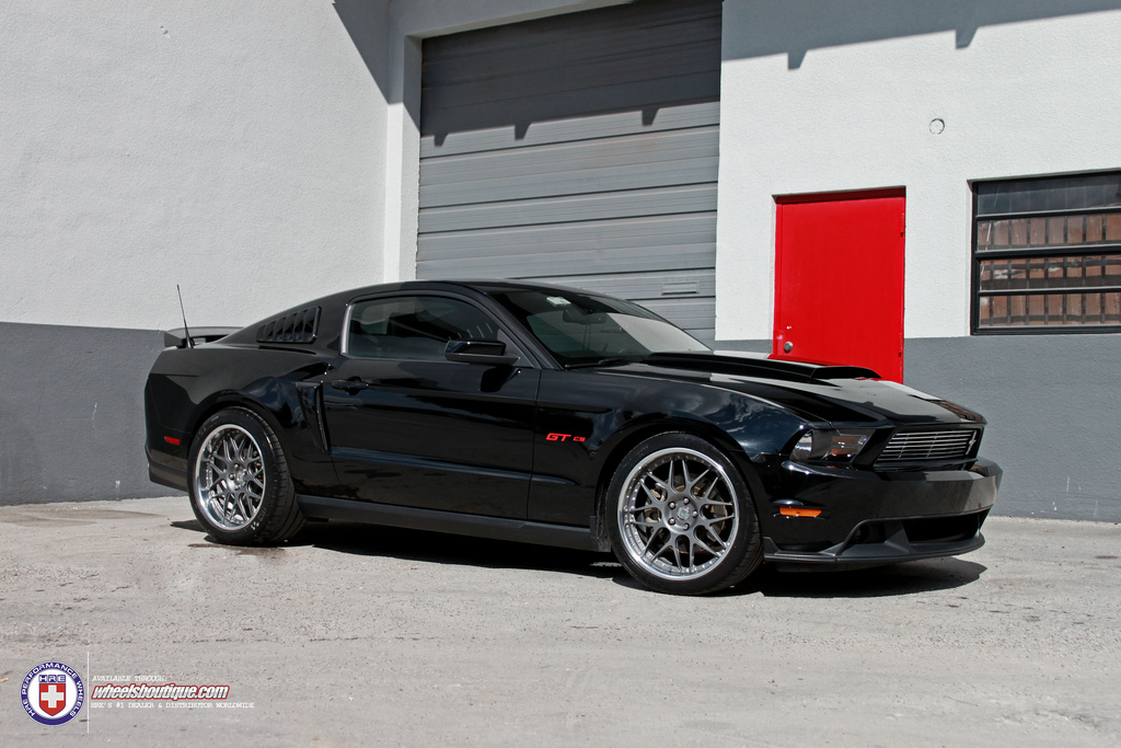 2012 Ford Mustang photo