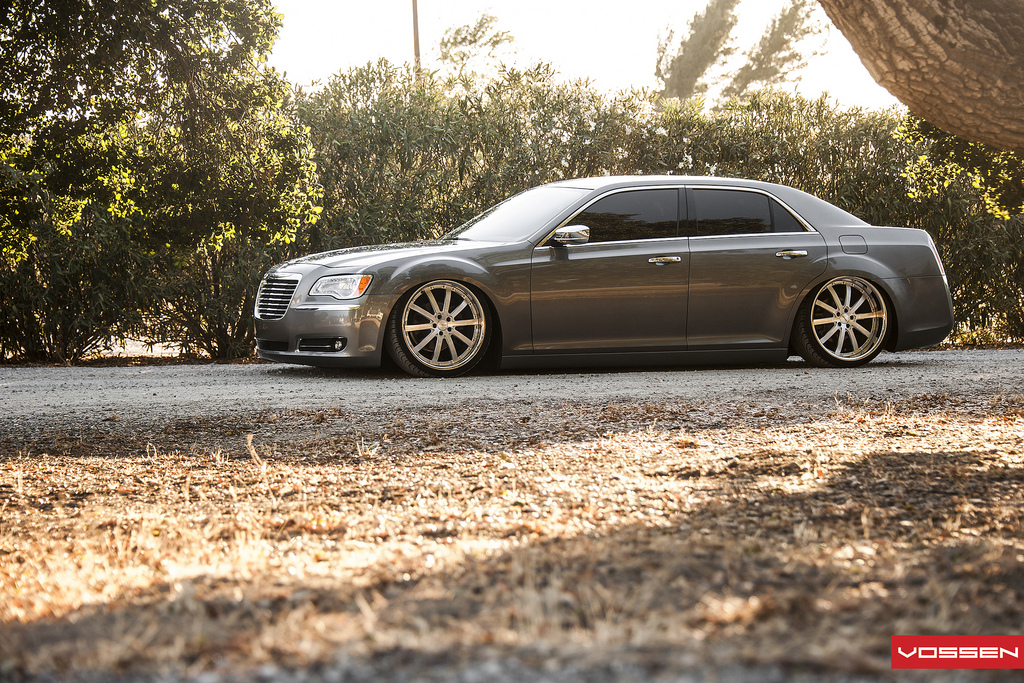 2012 Chrysler 300C photo