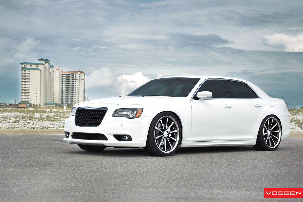 2012 Chrysler 300C photo