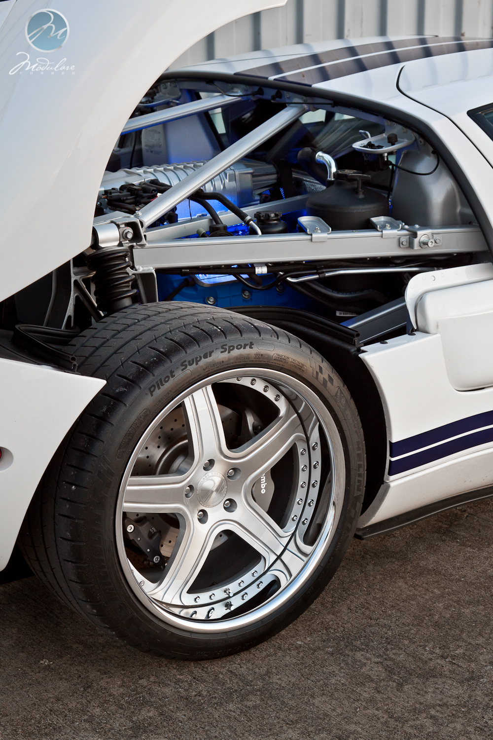 2005 Ford GT photo