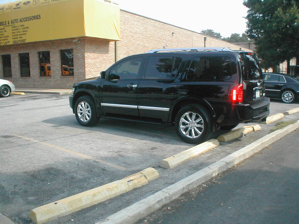2008 Infiniti QX56 photo