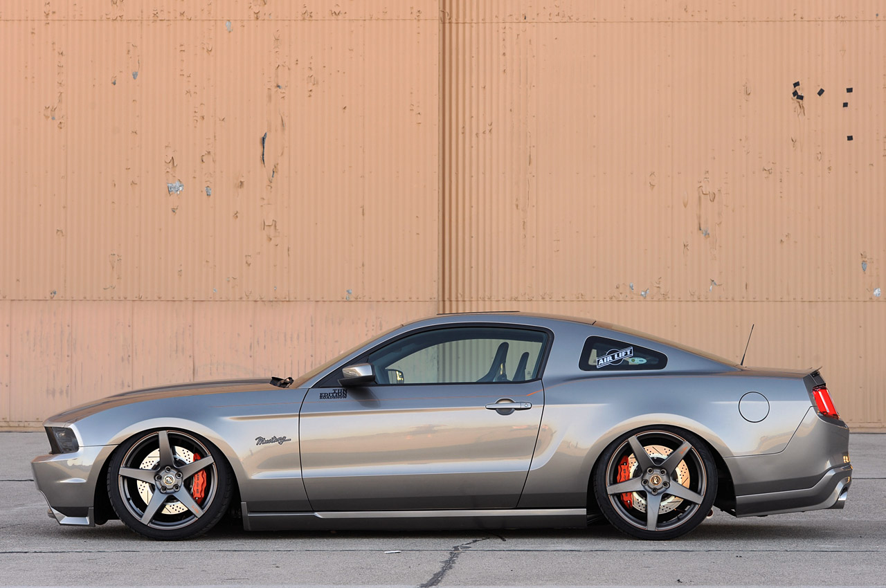 2011 Ford Mustang photo
