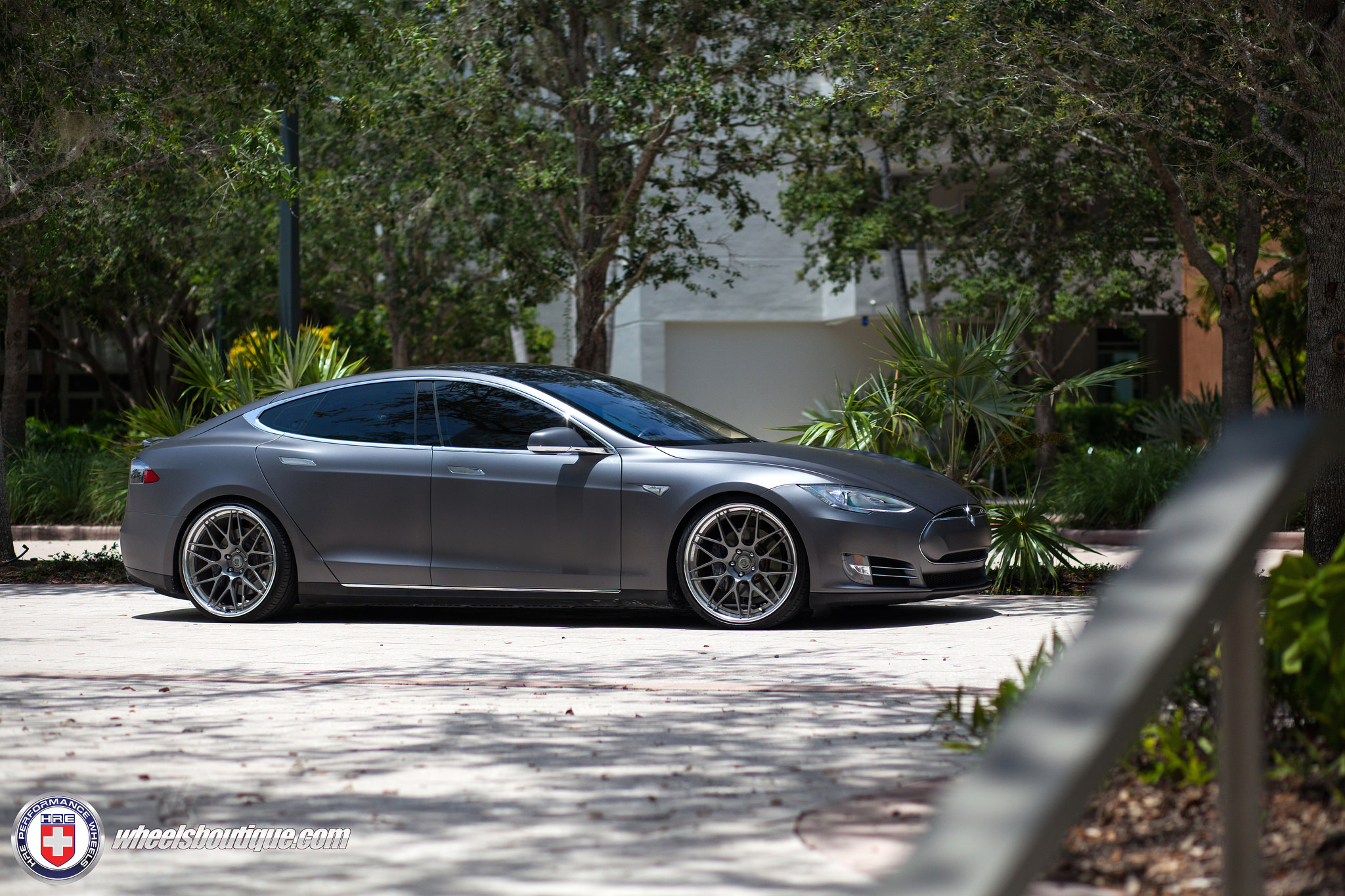 2015 Tesla Model S photo
