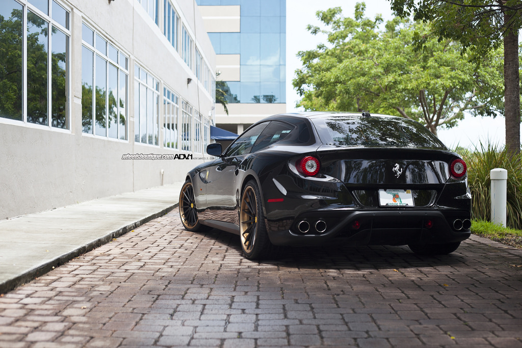 2014 Ferrari FF photo
