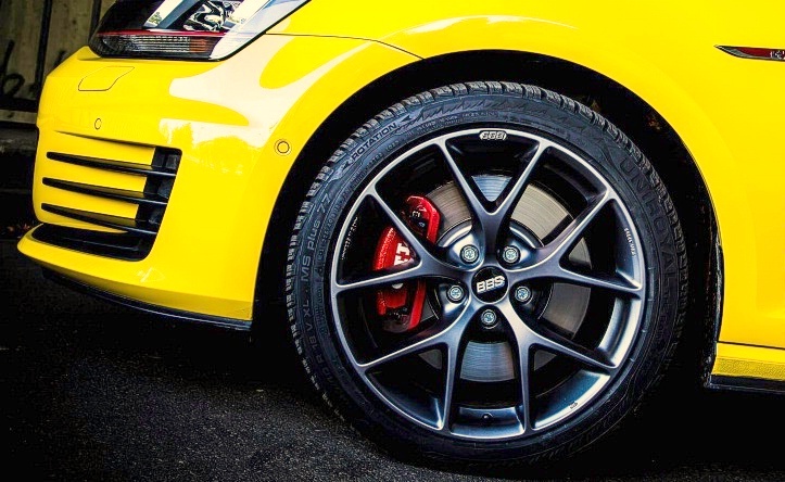 2015 Volkswagen Golf GTI photo