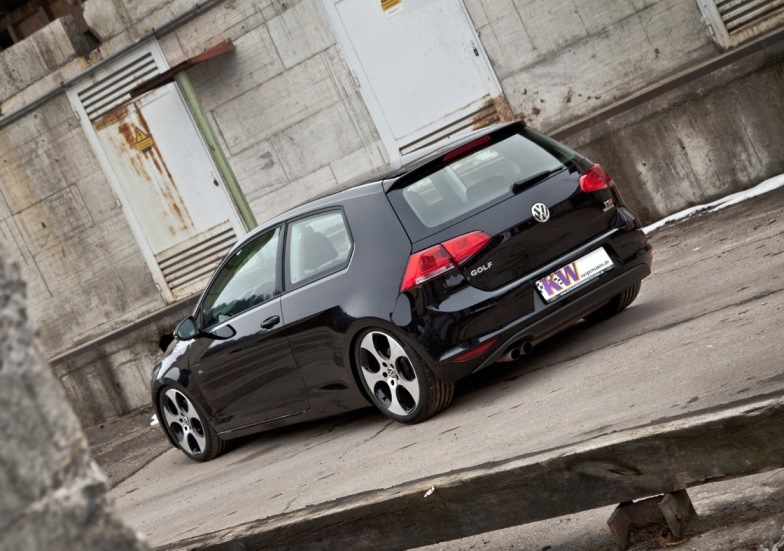 2015 Volkswagen Golf GTI photo