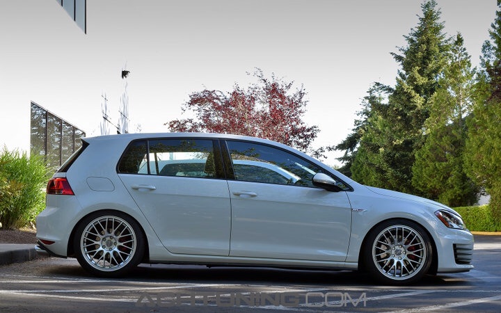 2015 Volkswagen Golf GTI photo