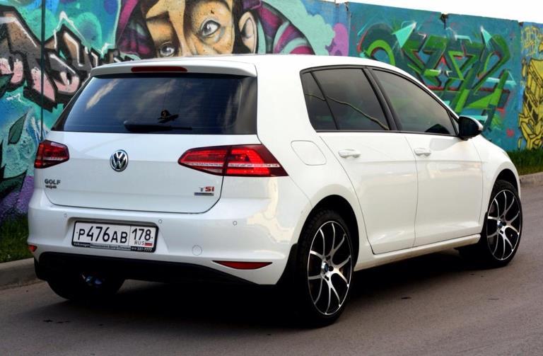 2015 Volkswagen Golf GTI photo