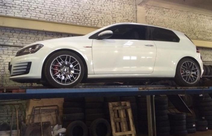 2015 Volkswagen Golf GTI photo