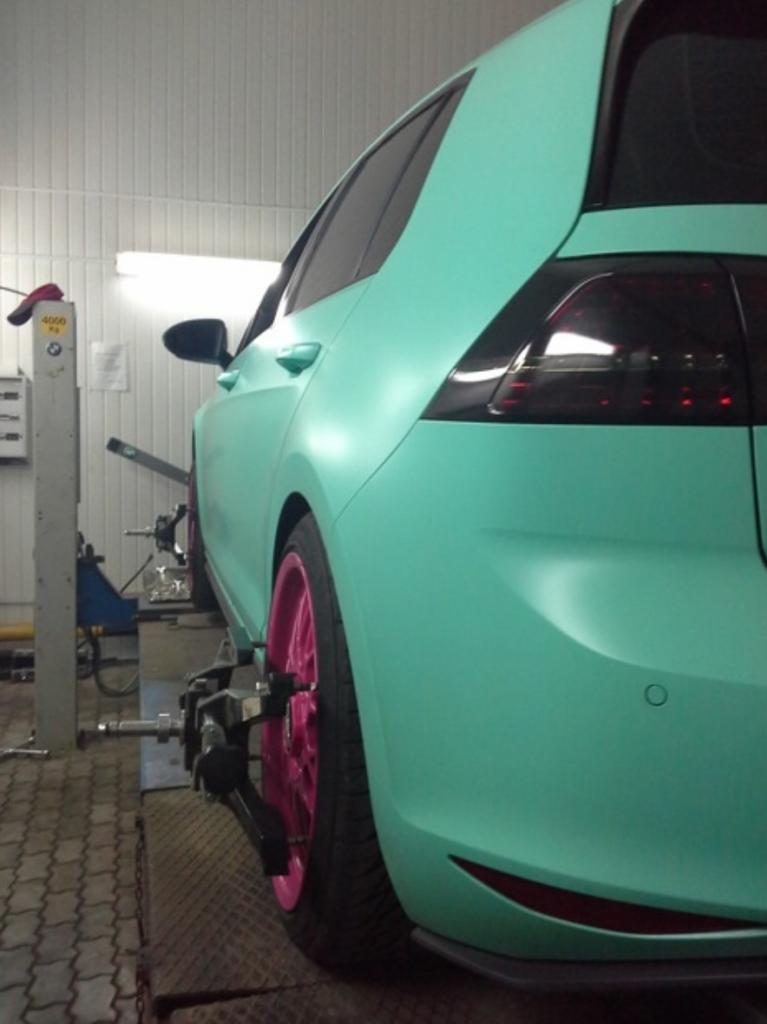 2015 Volkswagen Golf GTI photo