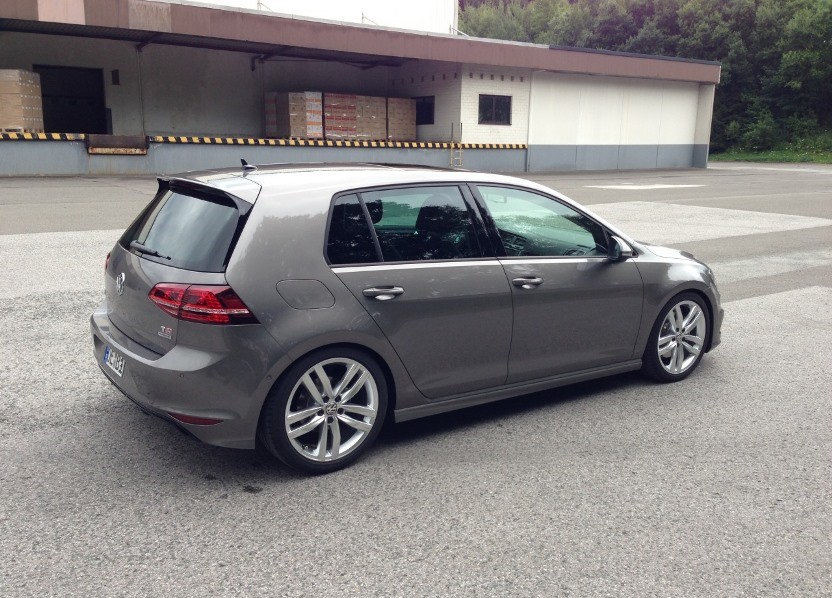 2015 Volkswagen Golf GTI photo