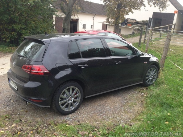 2015 Volkswagen Golf GTI photo