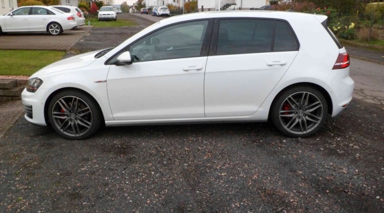 2015 Volkswagen Golf GTI photo