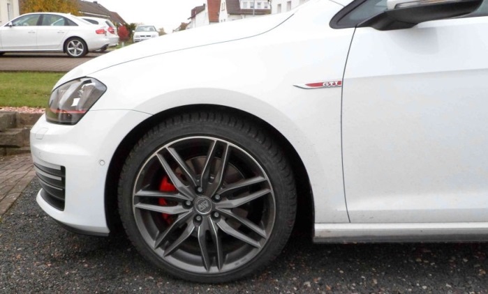 2015 Volkswagen Golf GTI photo