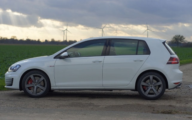 2015 Volkswagen Golf GTI photo