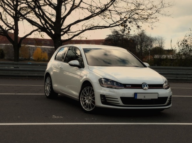 2015 Volkswagen Golf GTI photo