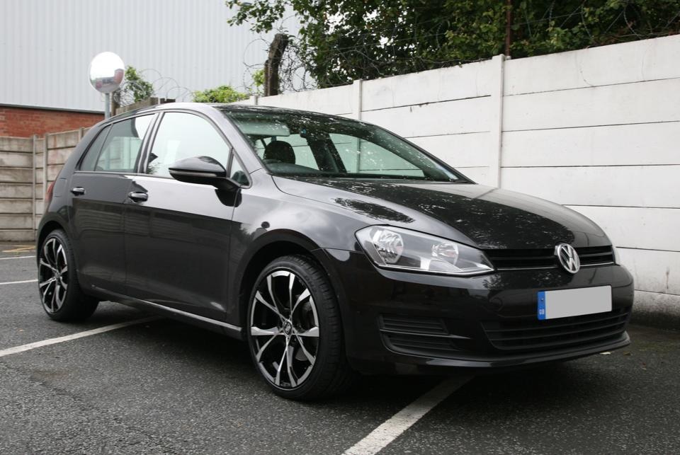2015 Volkswagen e-Golf photo