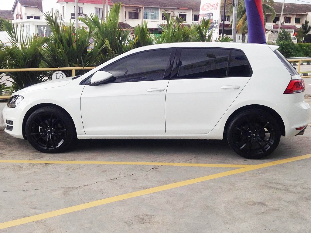 2015 Volkswagen Golf GTI photo