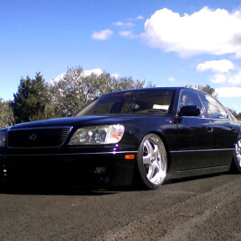 2000 Lexus LS 400