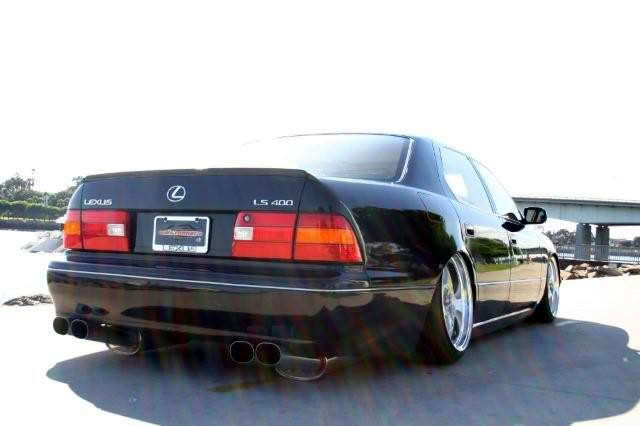 2000 Lexus LS 400 photo