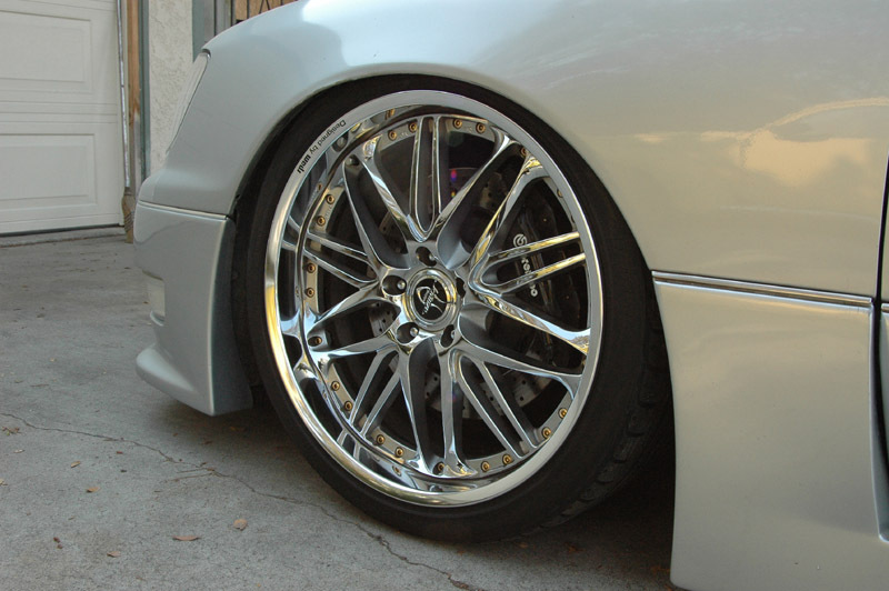 1999 Lexus LS 400 photo