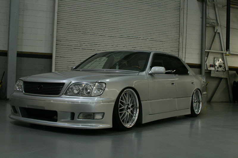 1999 Lexus LS 400 photo