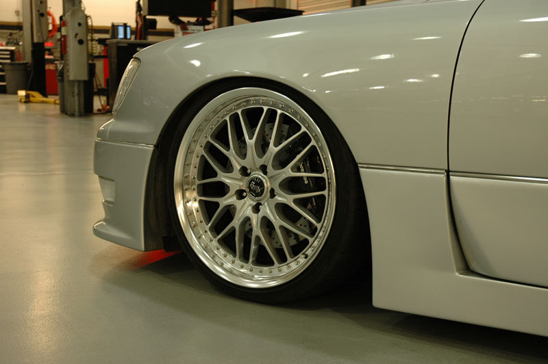 1999 Lexus LS 400 photo