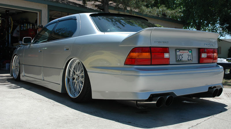 1999 Lexus LS 400 photo