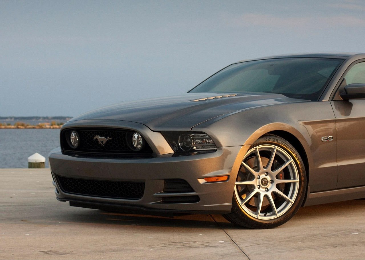 2012 Ford Mustang photo