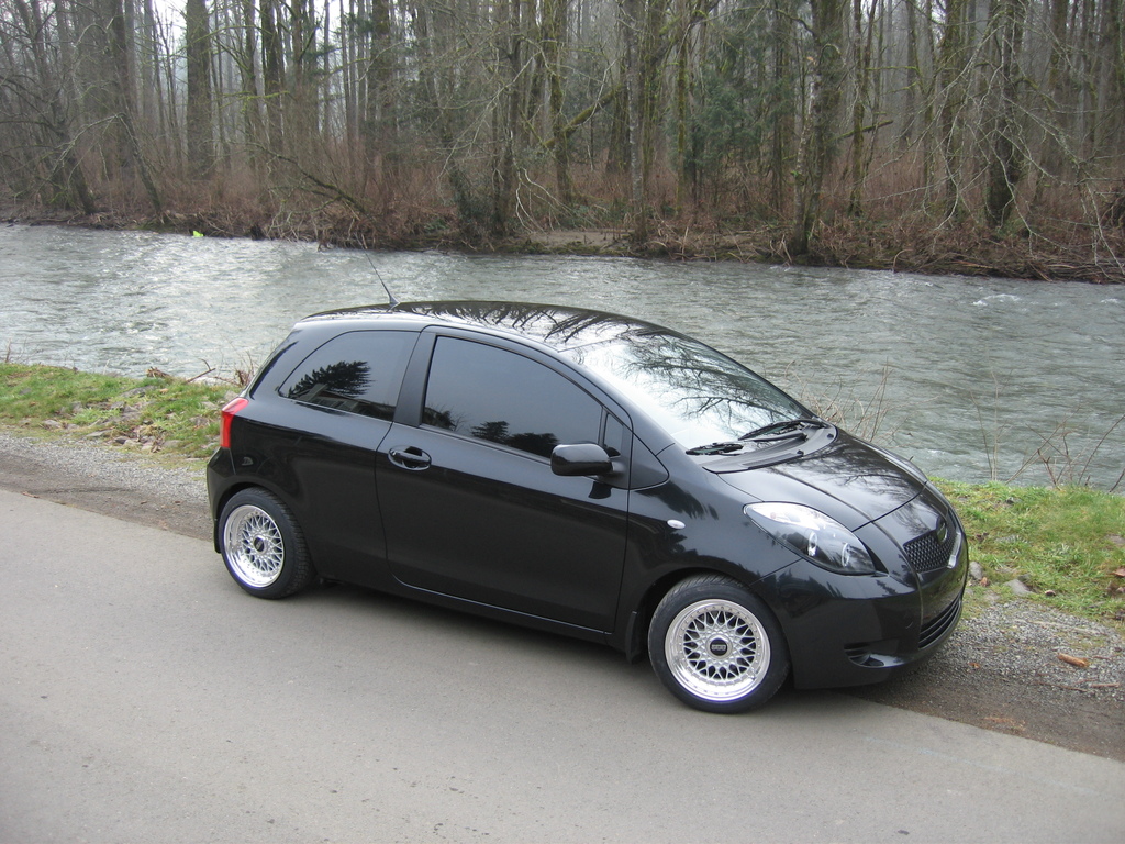 2008 Toyota Yaris photo