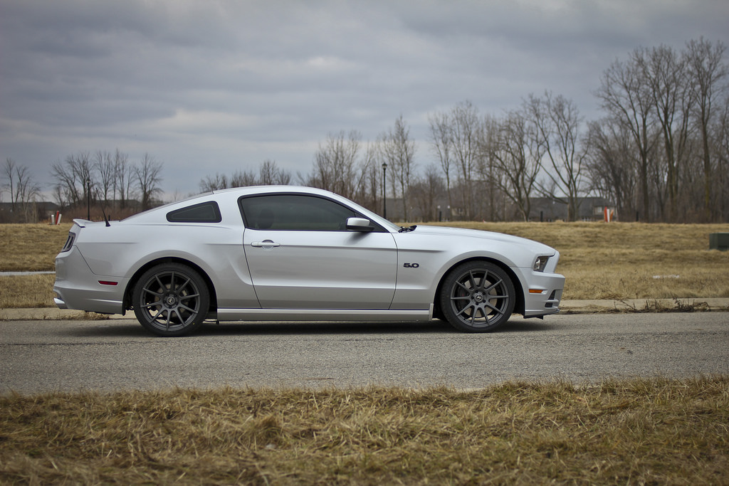 2012 Ford Mustang photo