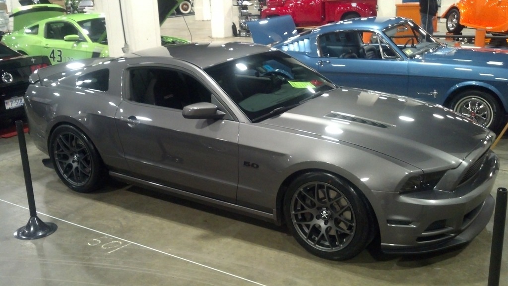 2013 Ford Mustang photo