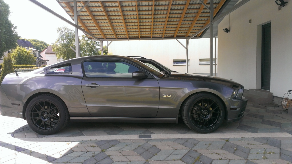 2011 Ford Mustang photo
