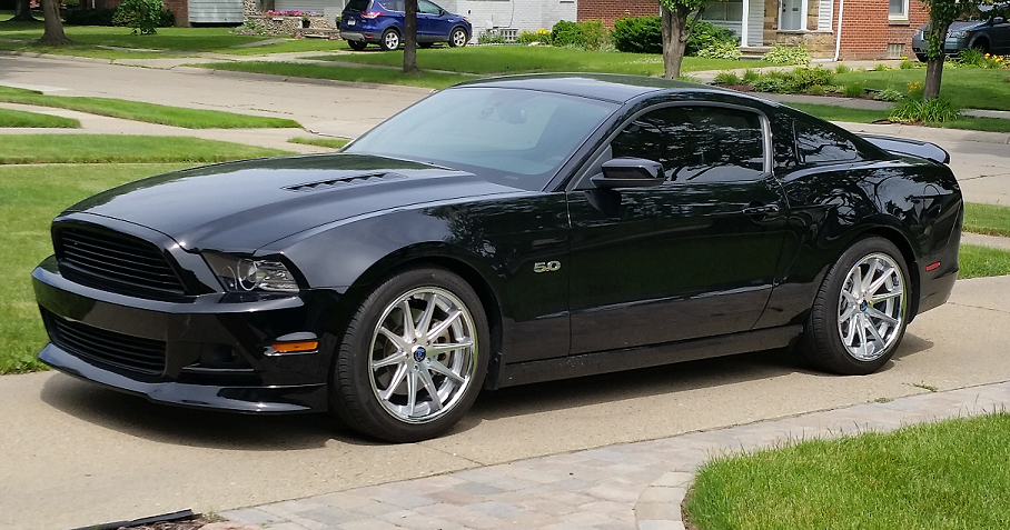 2012 Ford Mustang photo