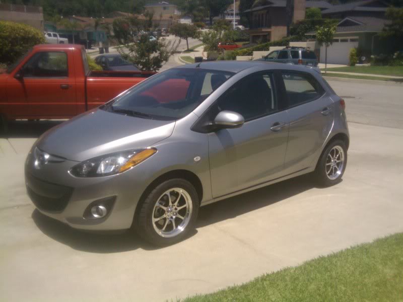 2011 Mazda Mazda2 photo