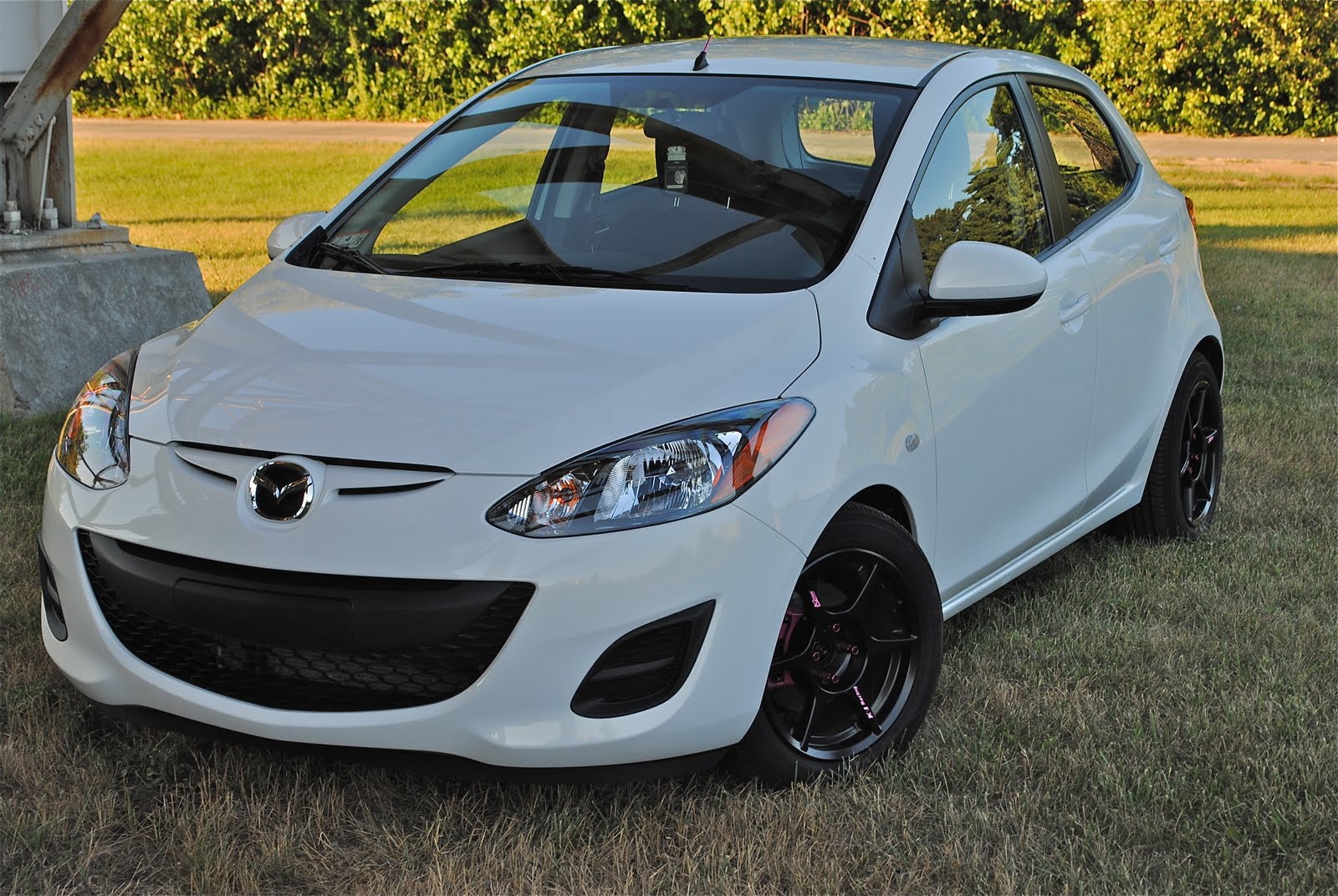 2012 Mazda Mazda2 photo
