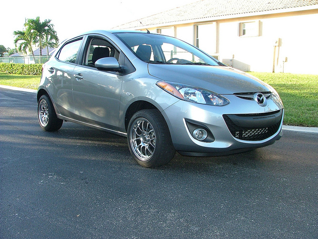 2011 Mazda Mazda2 photo