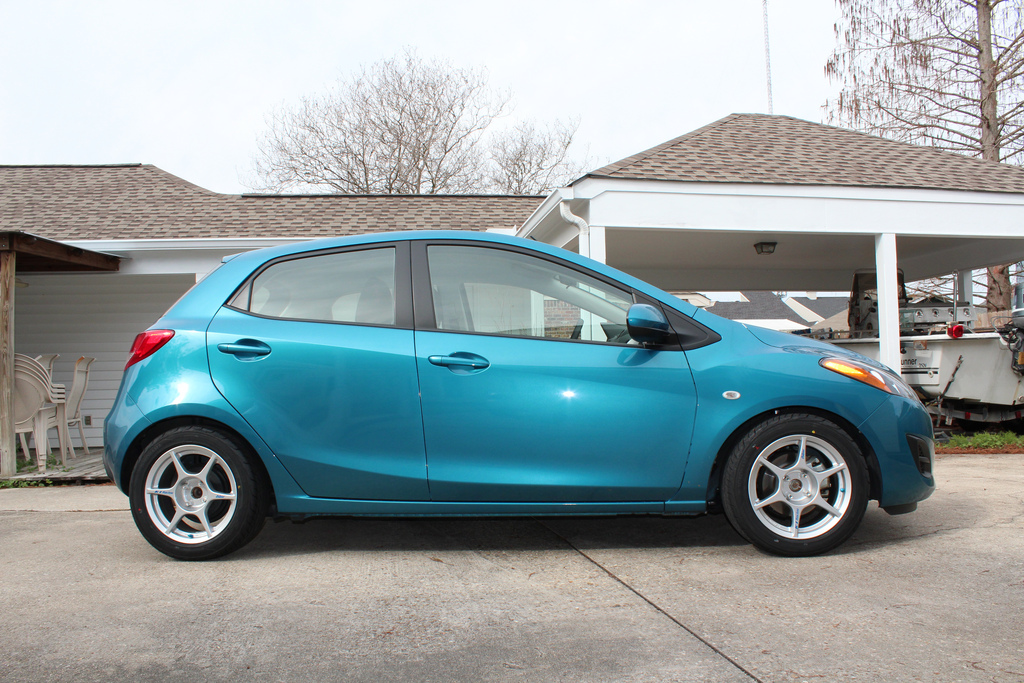 2011 Mazda Mazda2 photo