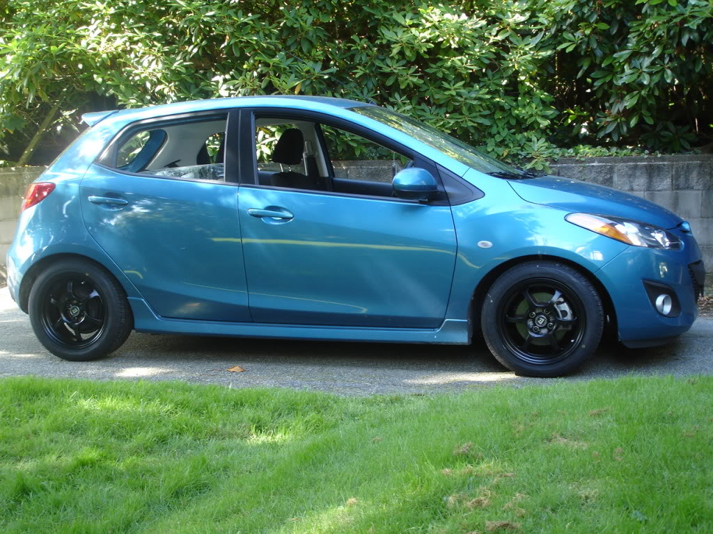 2011 Mazda Mazda2 photo