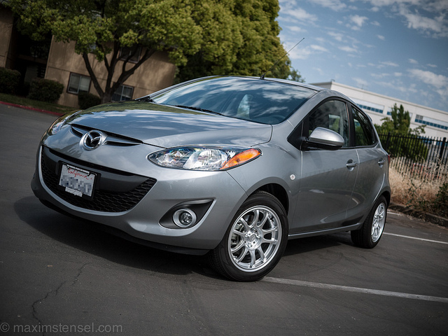 2011 Mazda Mazda2 photo