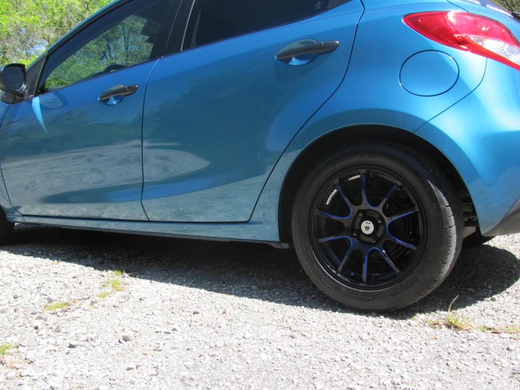2011 Mazda Mazda2 photo