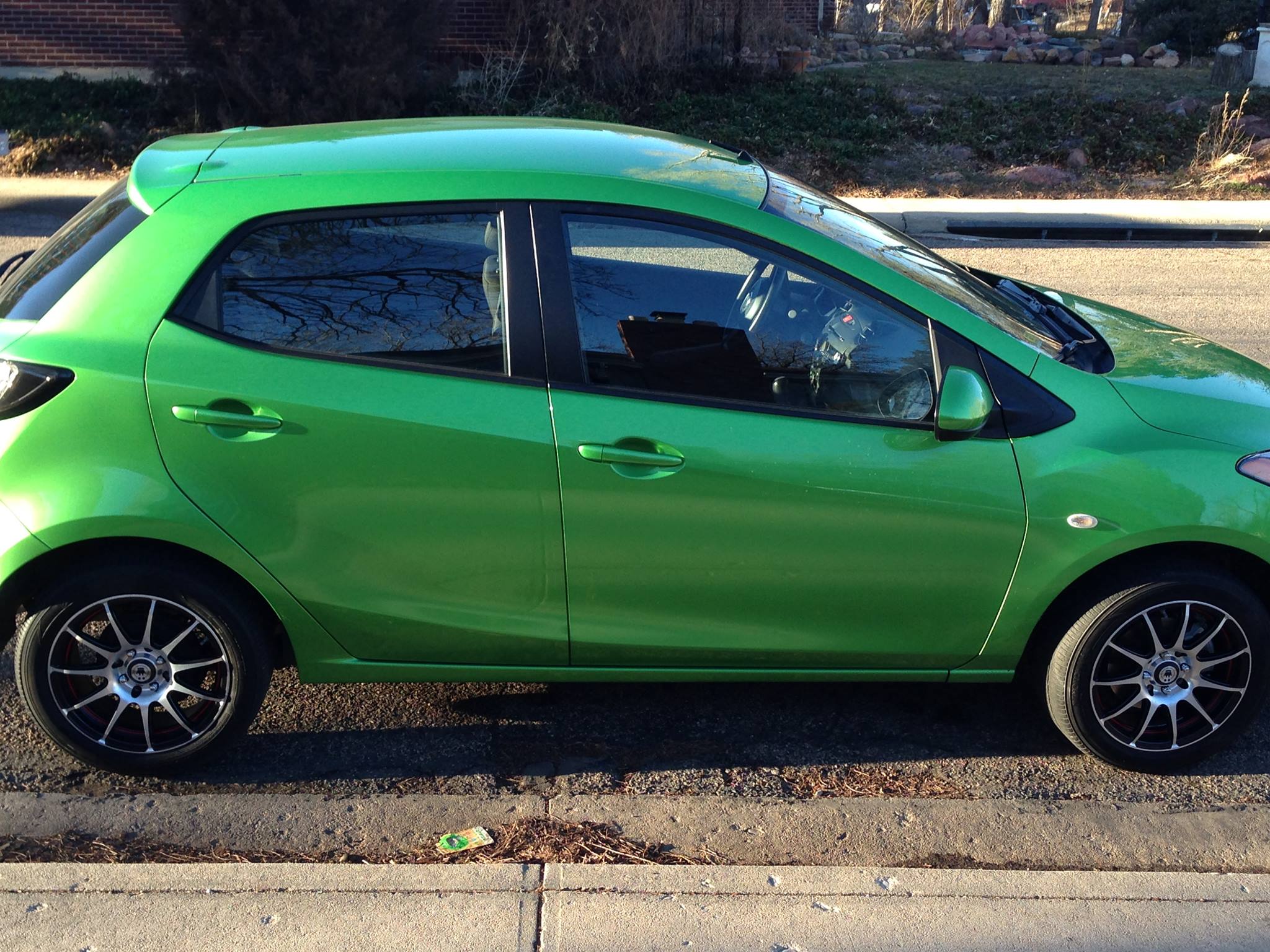 2012 Mazda Mazda2 photo