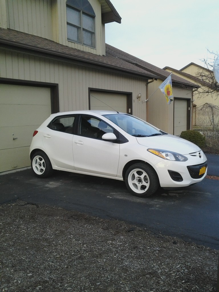 2013 Mazda Mazda2 photo
