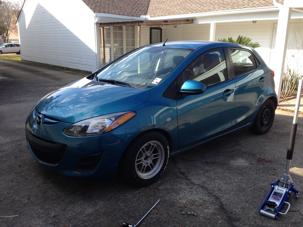 2013 Mazda Mazda2 photo